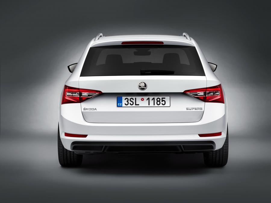  Skoda Superb Combi 2015 года  (фото 20 из 29)